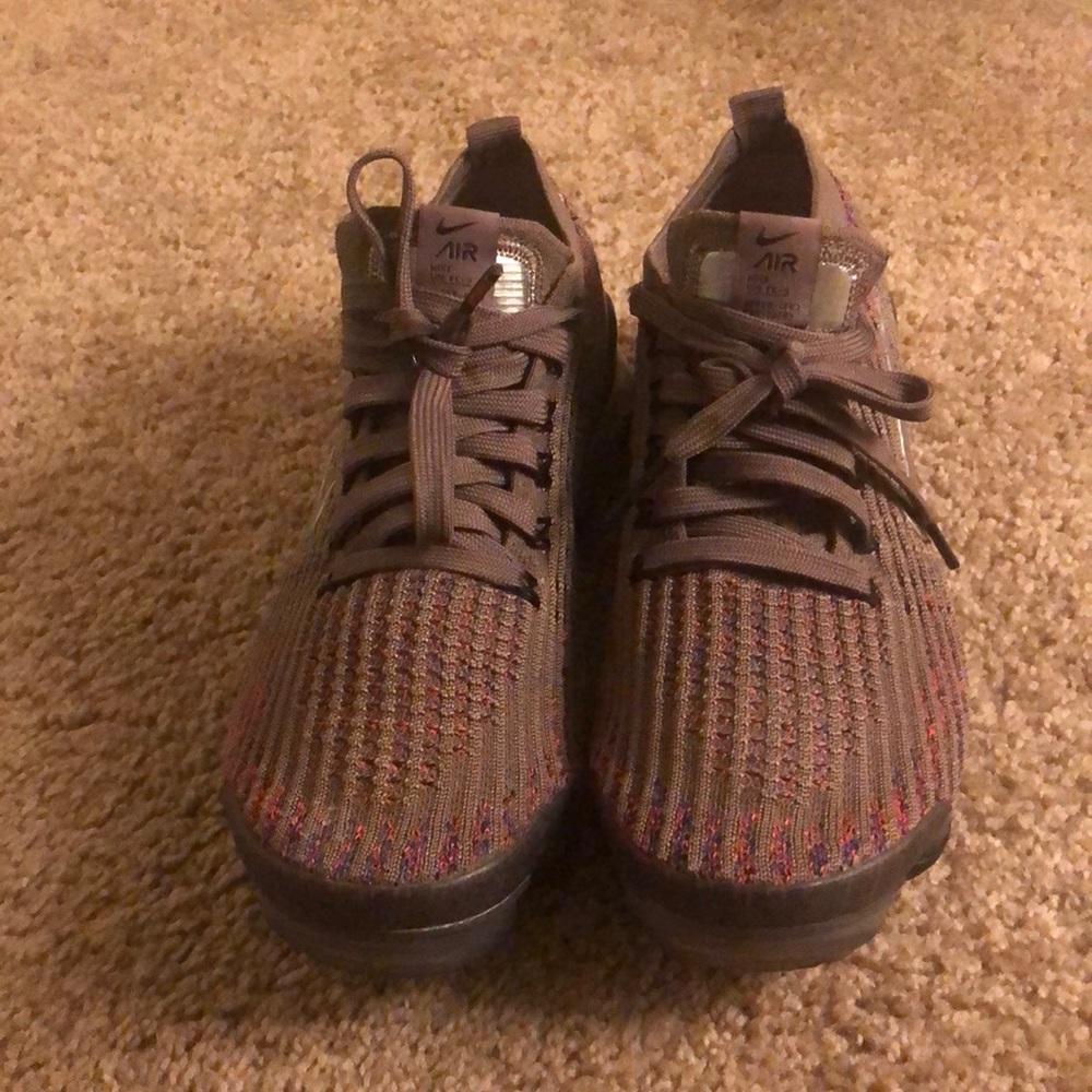 Nike Vapormax flyknit 3 womens size 7 in the color plum eclipse/metallic silver